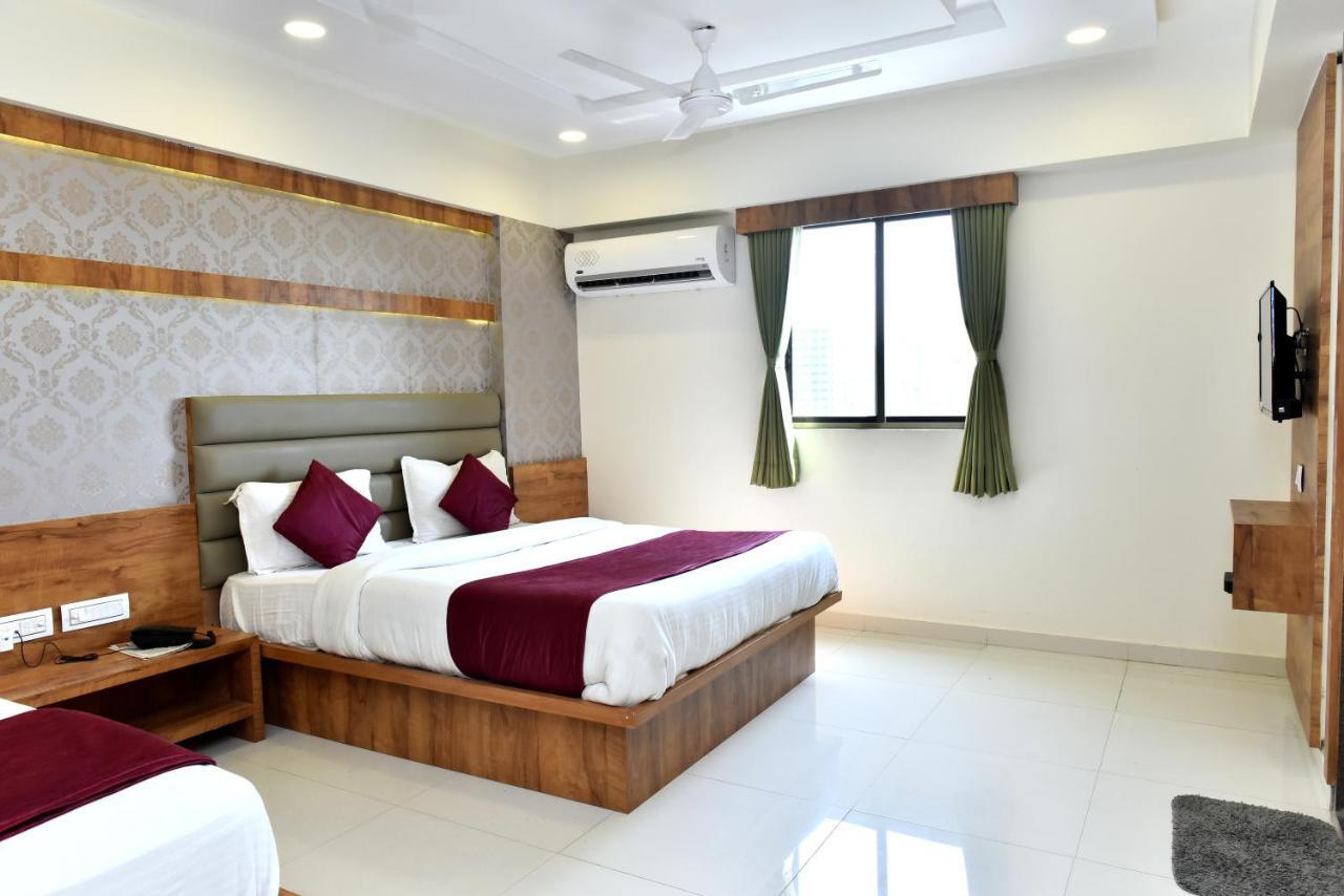 Hotel Royal King By Sky Stays Ahmedabad Exterior foto