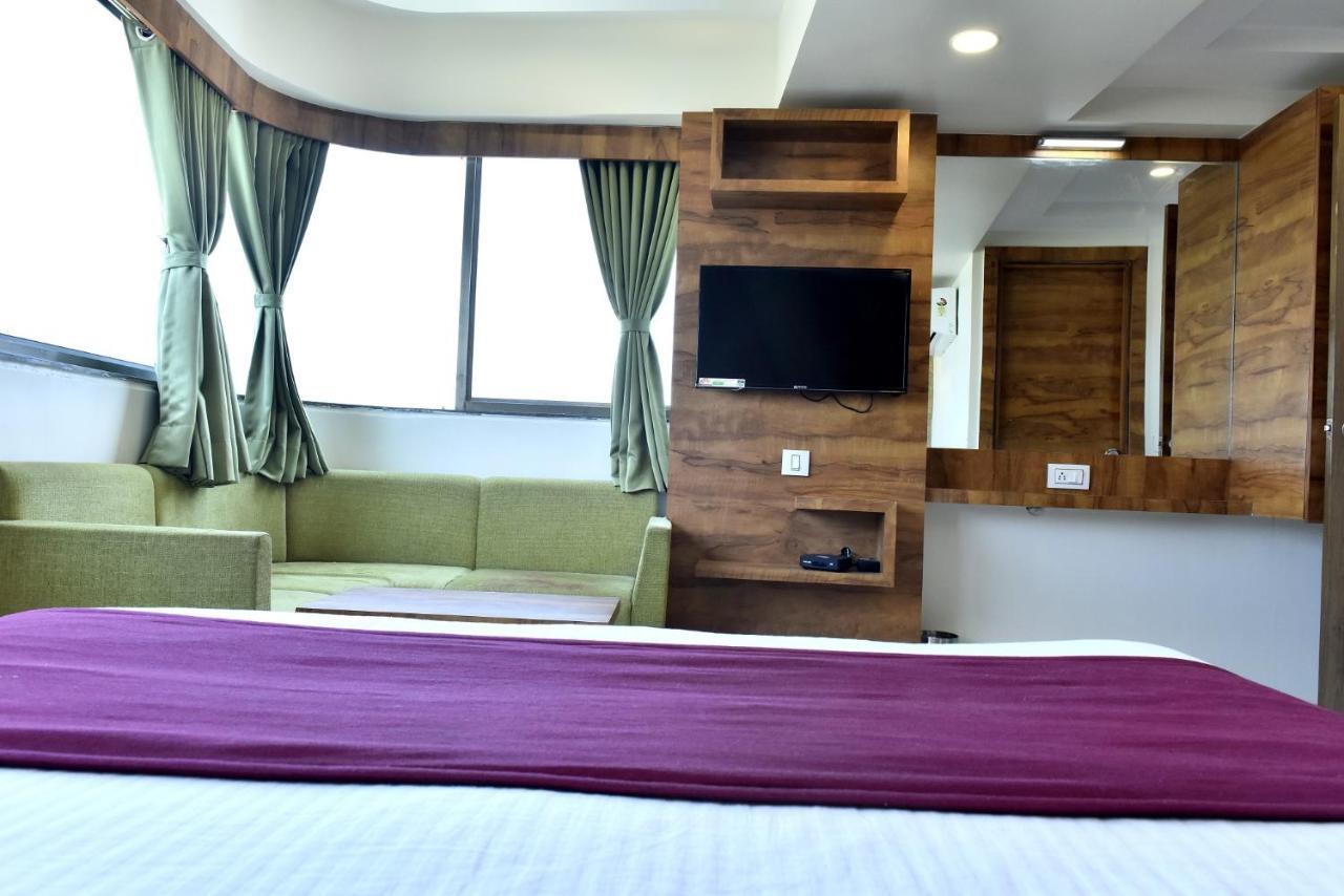 Hotel Royal King By Sky Stays Ahmedabad Exterior foto